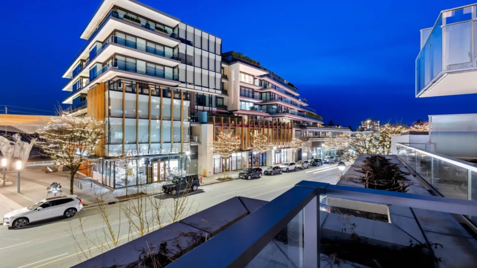 1331 Marine Drive West Vancouver - 1331 Ambleside Residences