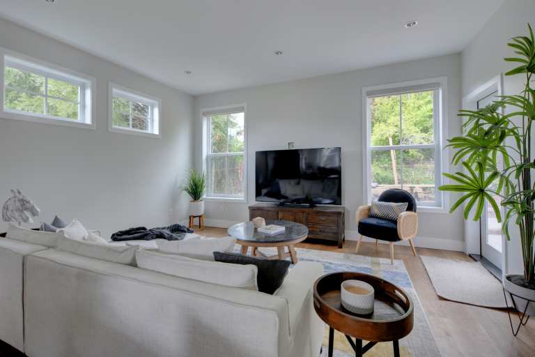 Washington 8 Living Room